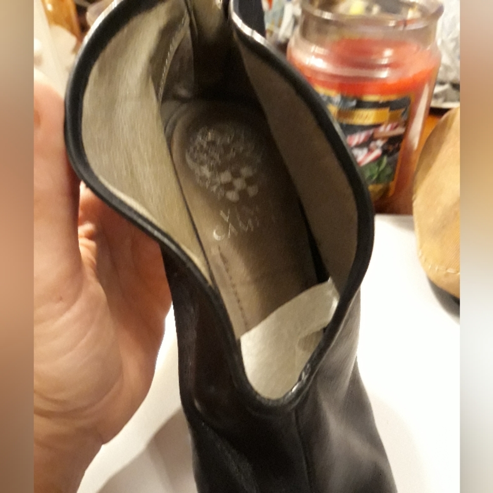 Vince Camuto Black Leather Back Zipper Women's Sz 6B Boots - Picture 10 of 11